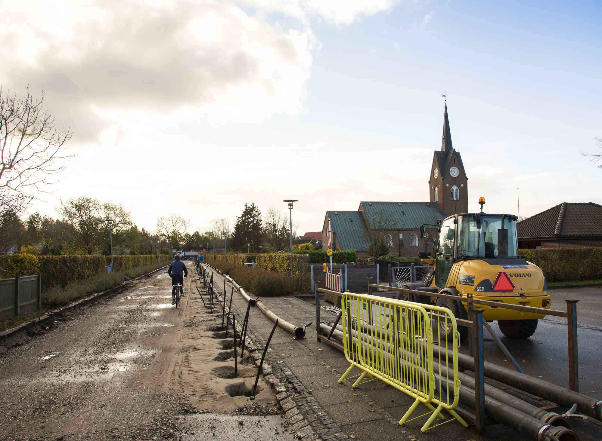 Kloakarbejdet på Hanningvej er allerede i gang - Ikast-Brande Spildevand - Foto af Rune Kaldau Arbejde med kloakseparering i Isenvad 2020 - Ikast-Brande Spildevand - Foto af Rune Kaldau